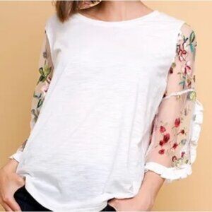 Umgee White Embroidered Sleeve Top